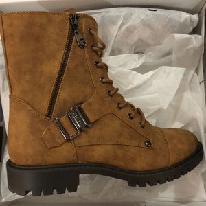 Guess boots